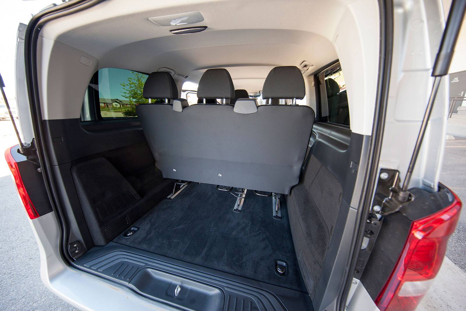 2021 Mercedes-Benz Metris interior CARGO