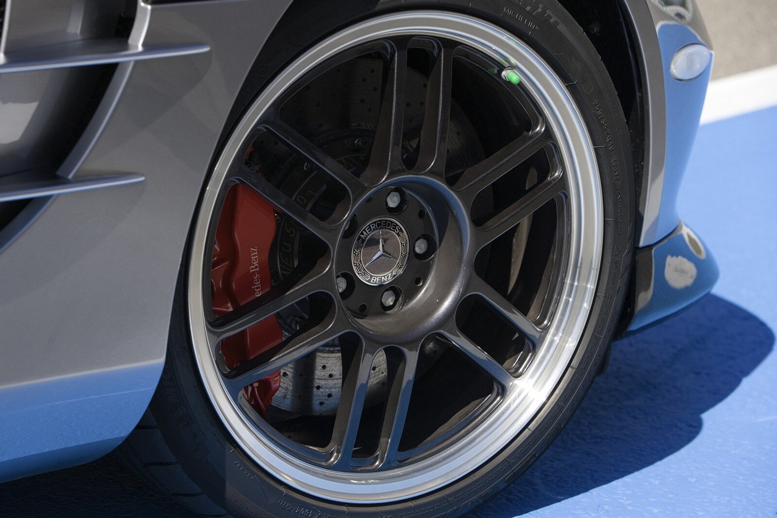 2007 Mercedes-Benz SLR McLaren — OEM photo 2