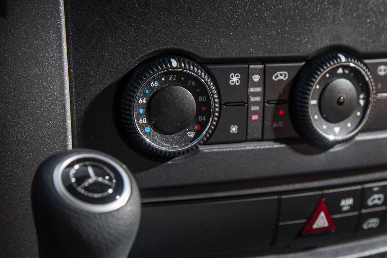 2017 Mercedes-Benz Sprinter interior DETAIL