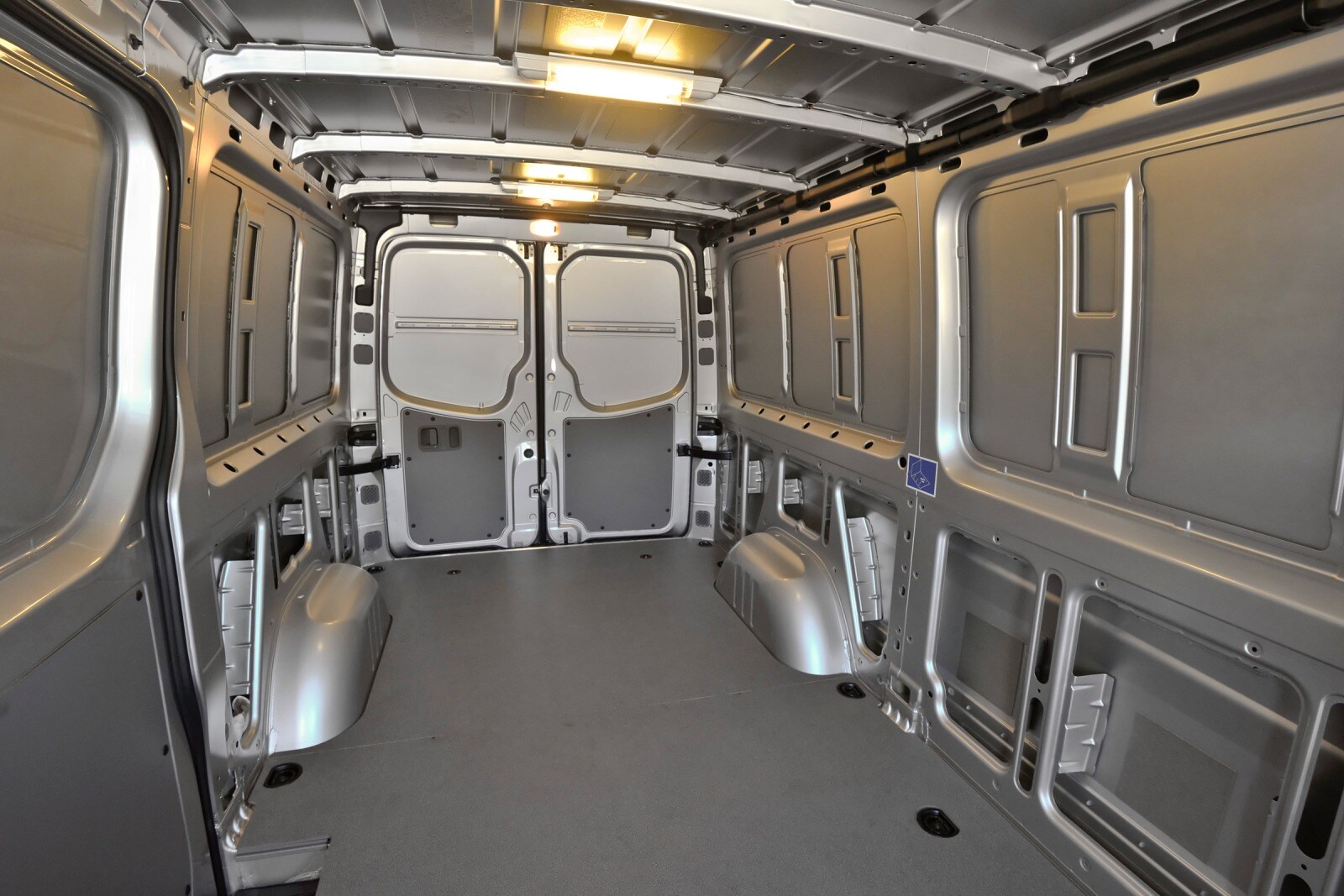 2010 Mercedes-Benz Sprinter interior CARGO