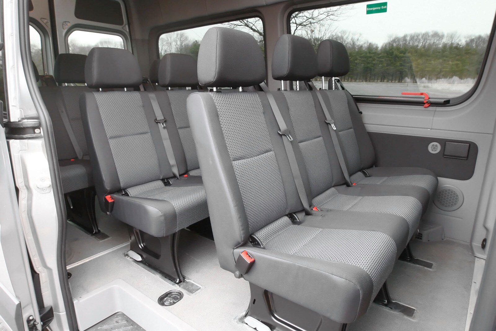 2014 Mercedes-Benz Sprinter interior RI