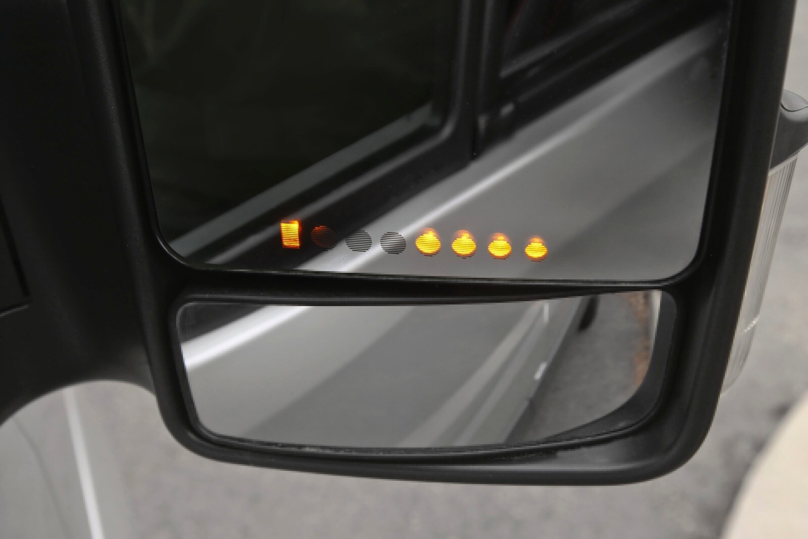 2016 Mercedes-Benz Sprinter interior DETAIL