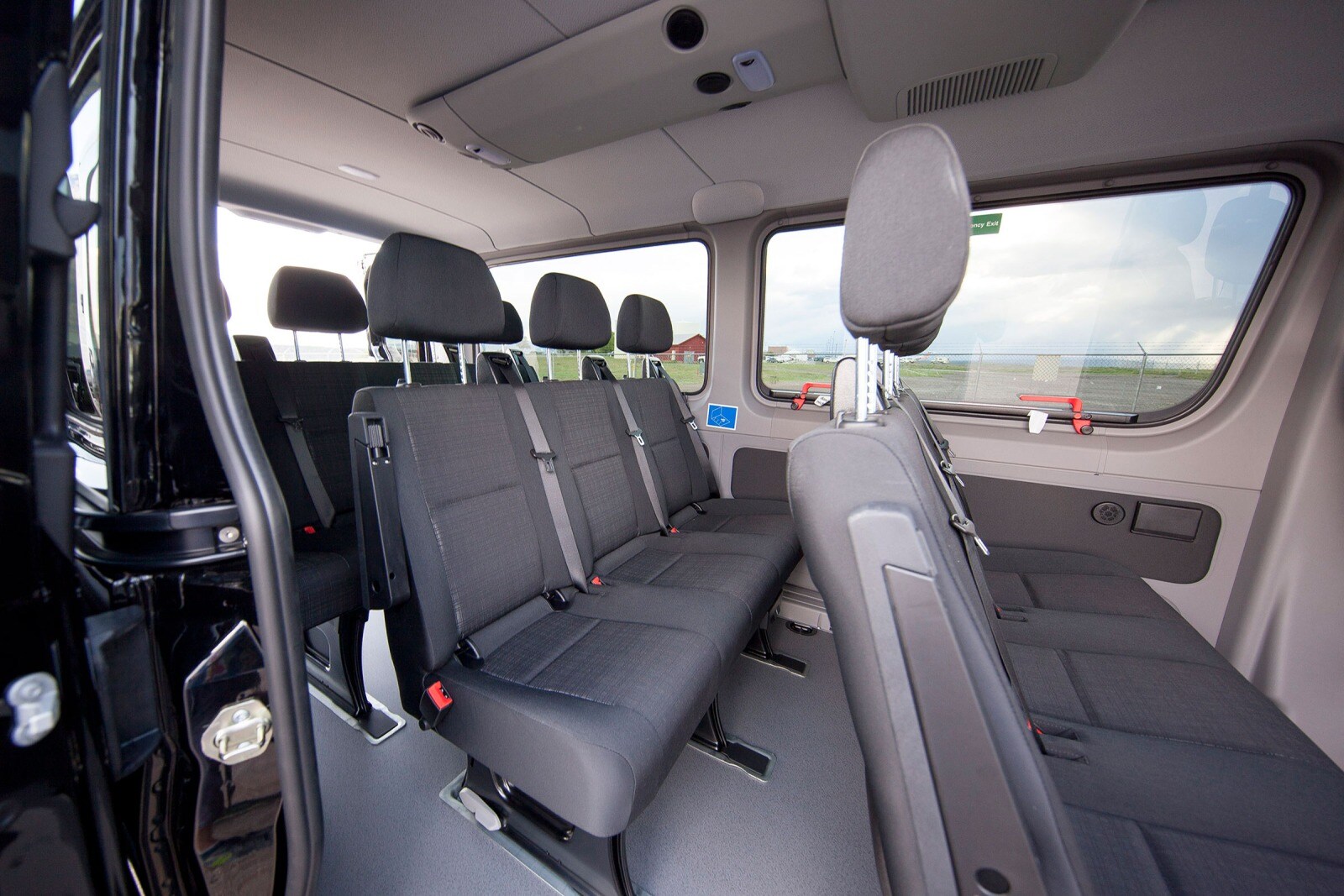 2016 Mercedes-Benz Sprinter interior RI