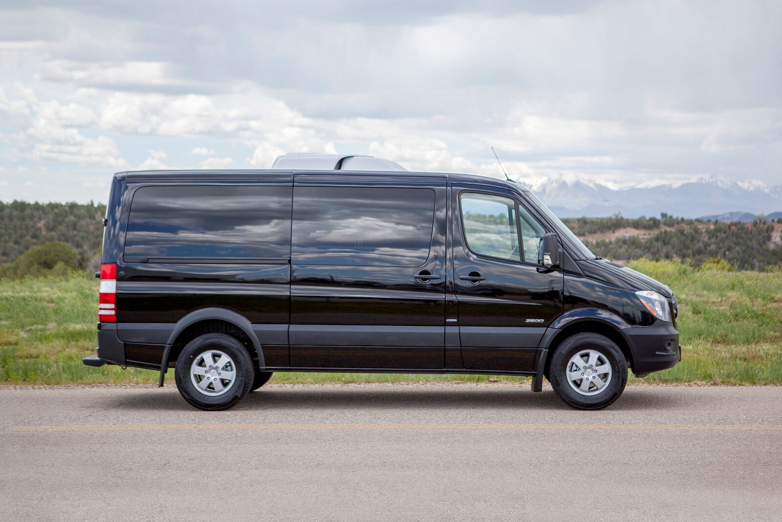 2017 Mercedes-Benz Sprinter exterior FQ