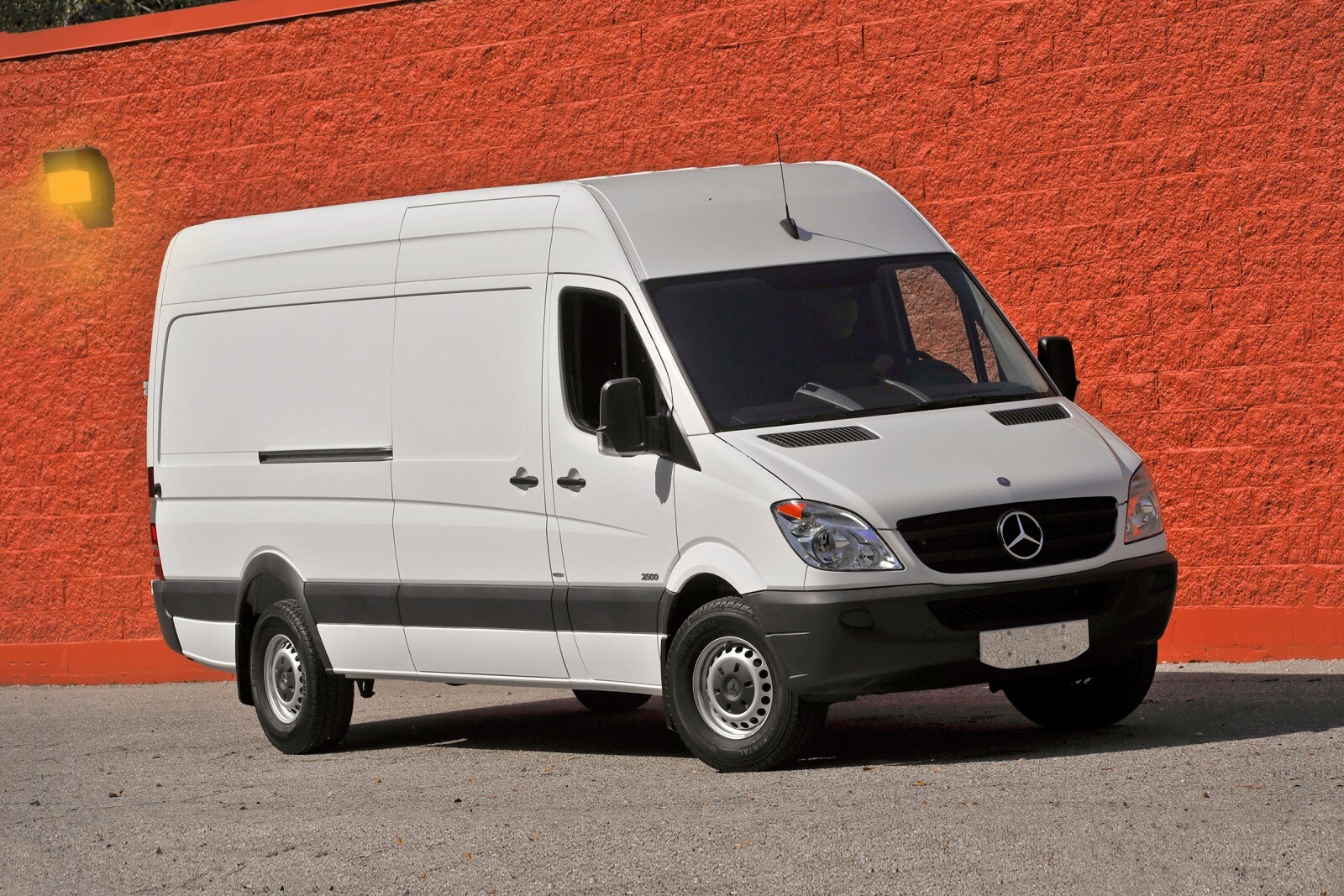 2017 Mercedes-Benz Sprinter exterior FQ