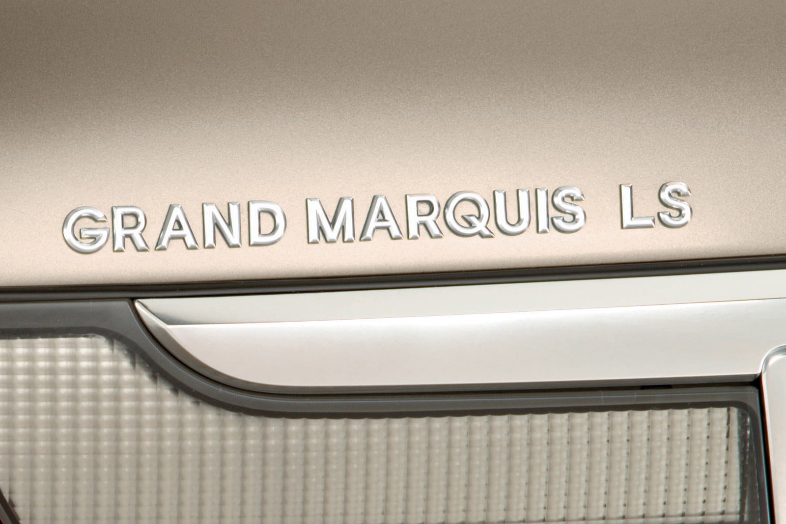 2007 Mercury Grand Marquis — OEM photo 3