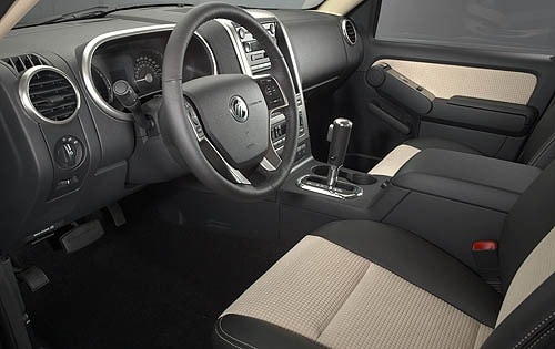 2005 Mercury Mountaineer interior I