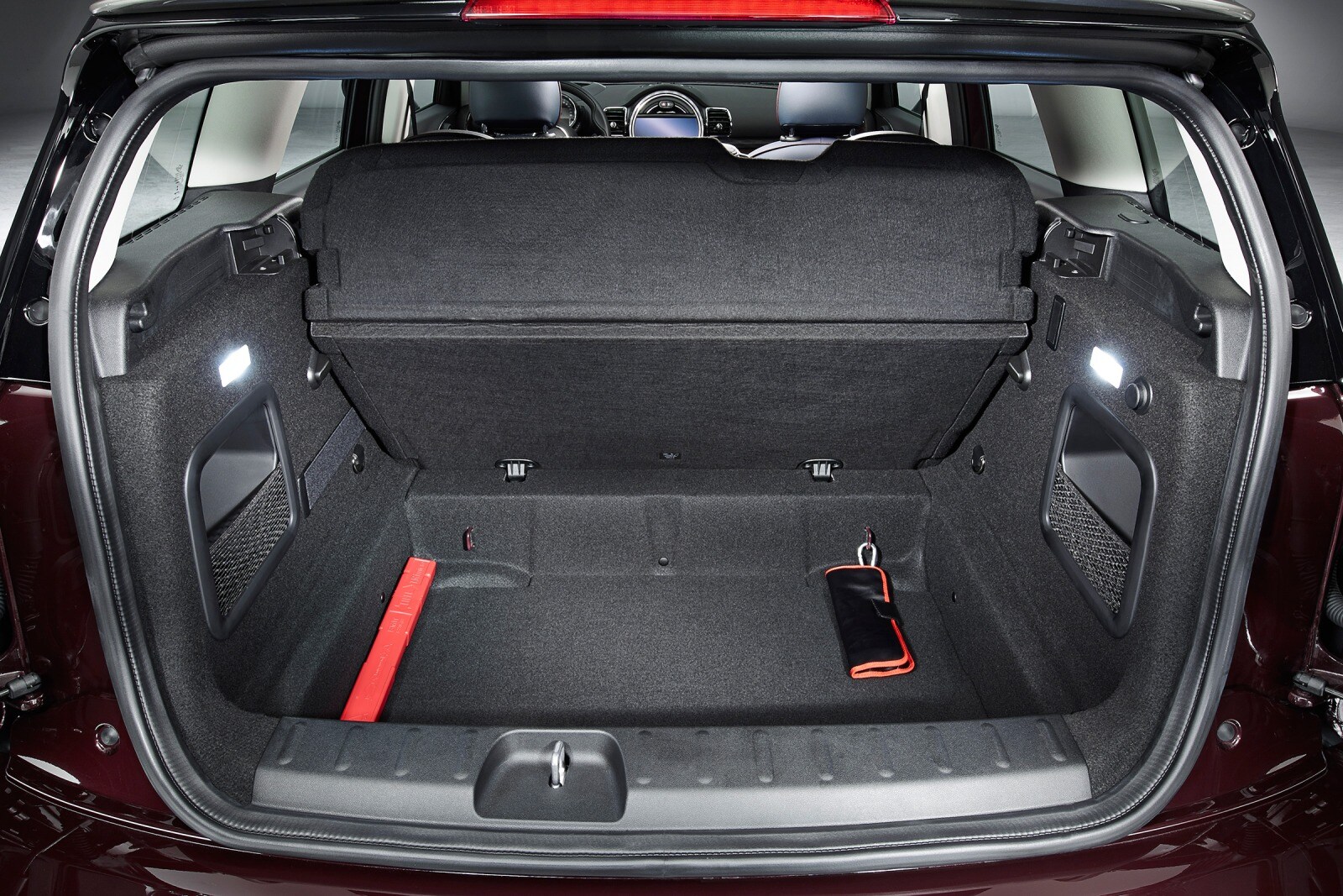 2017 MINI Clubman interior CARGO