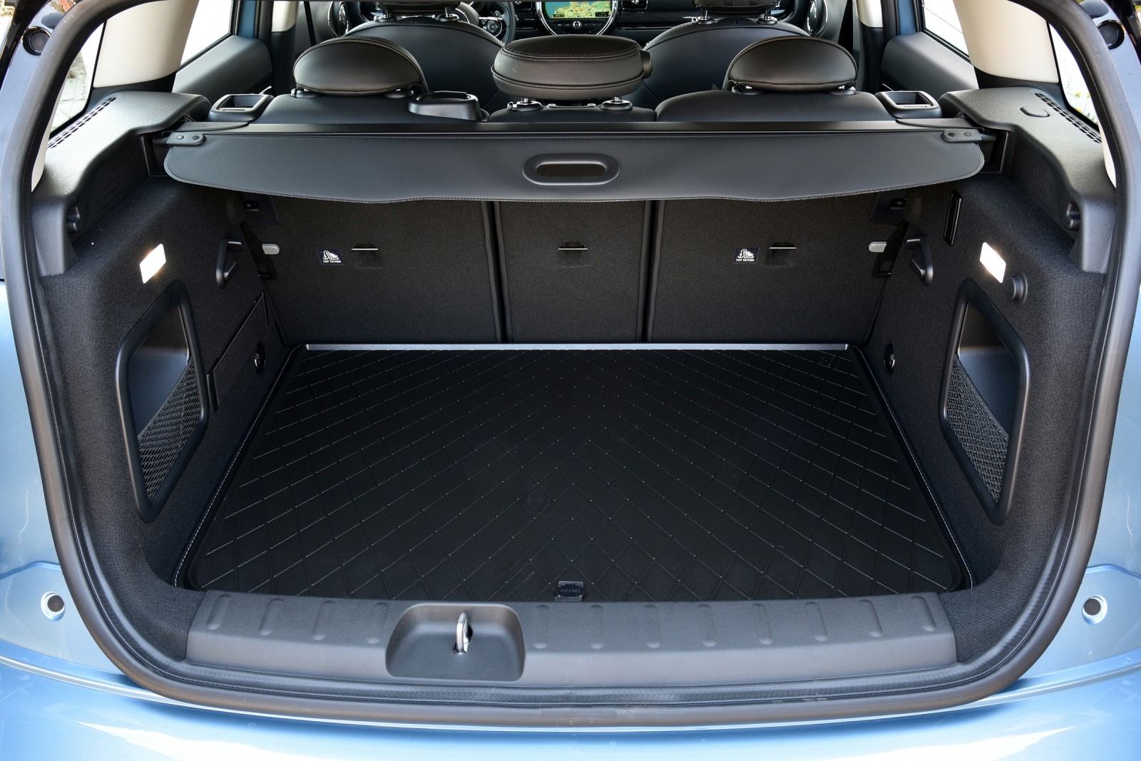 2017 MINI Clubman interior CARGO