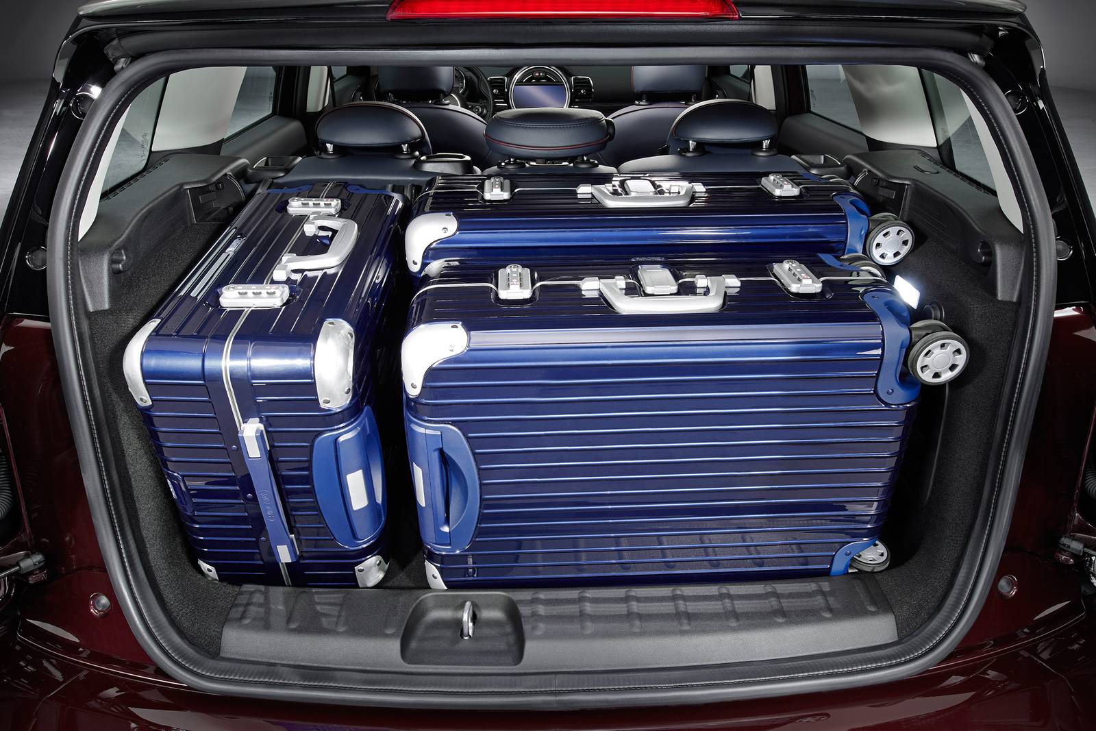 2018 MINI Clubman interior CARGO