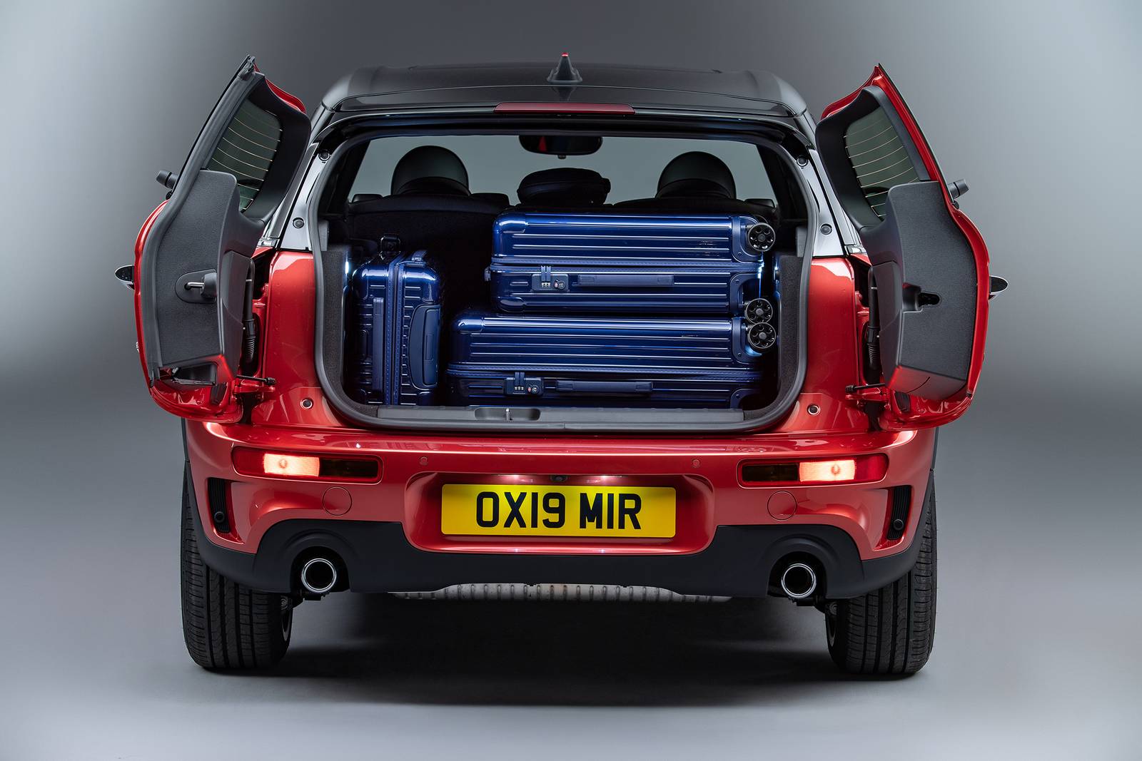 2020 MINI Clubman interior CARGO