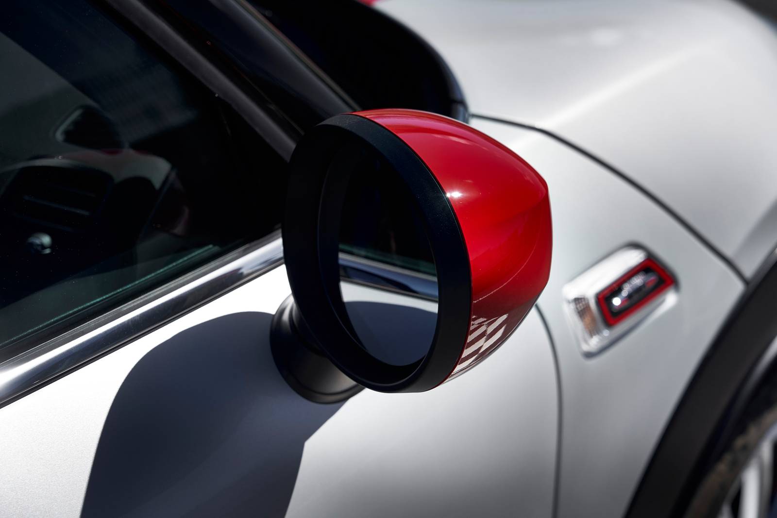 2020 MINI Clubman — OEM photo 4