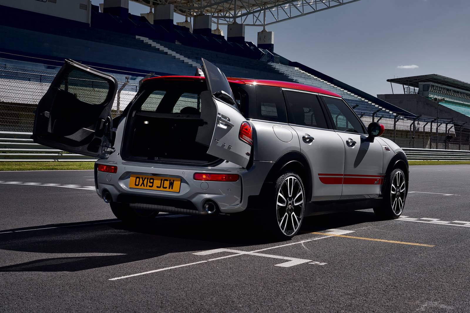 2020 MINI Clubman — OEM photo 3