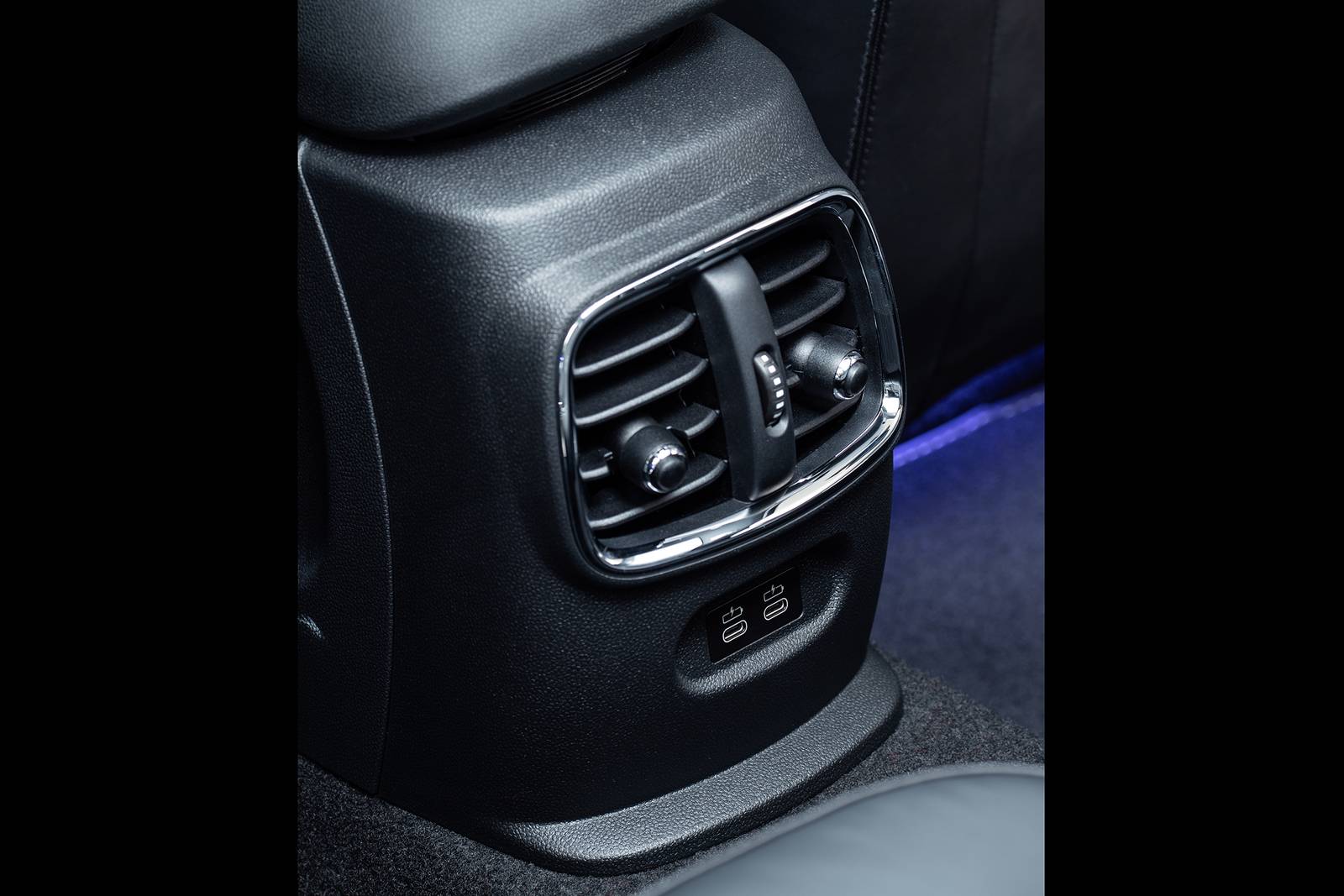 2023 MINI Clubman interior DETAIL