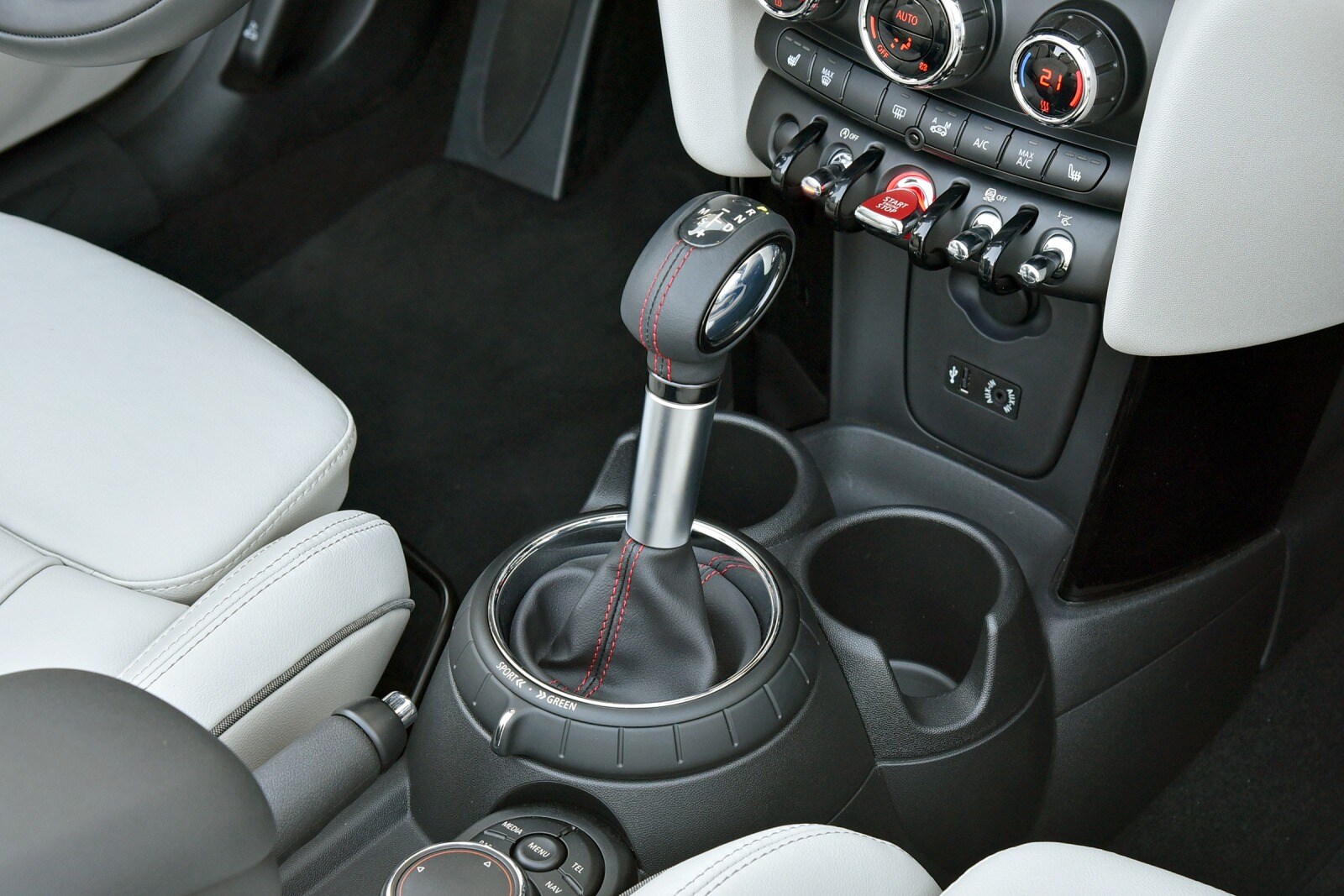 2018 Mini Convertible interior SHF