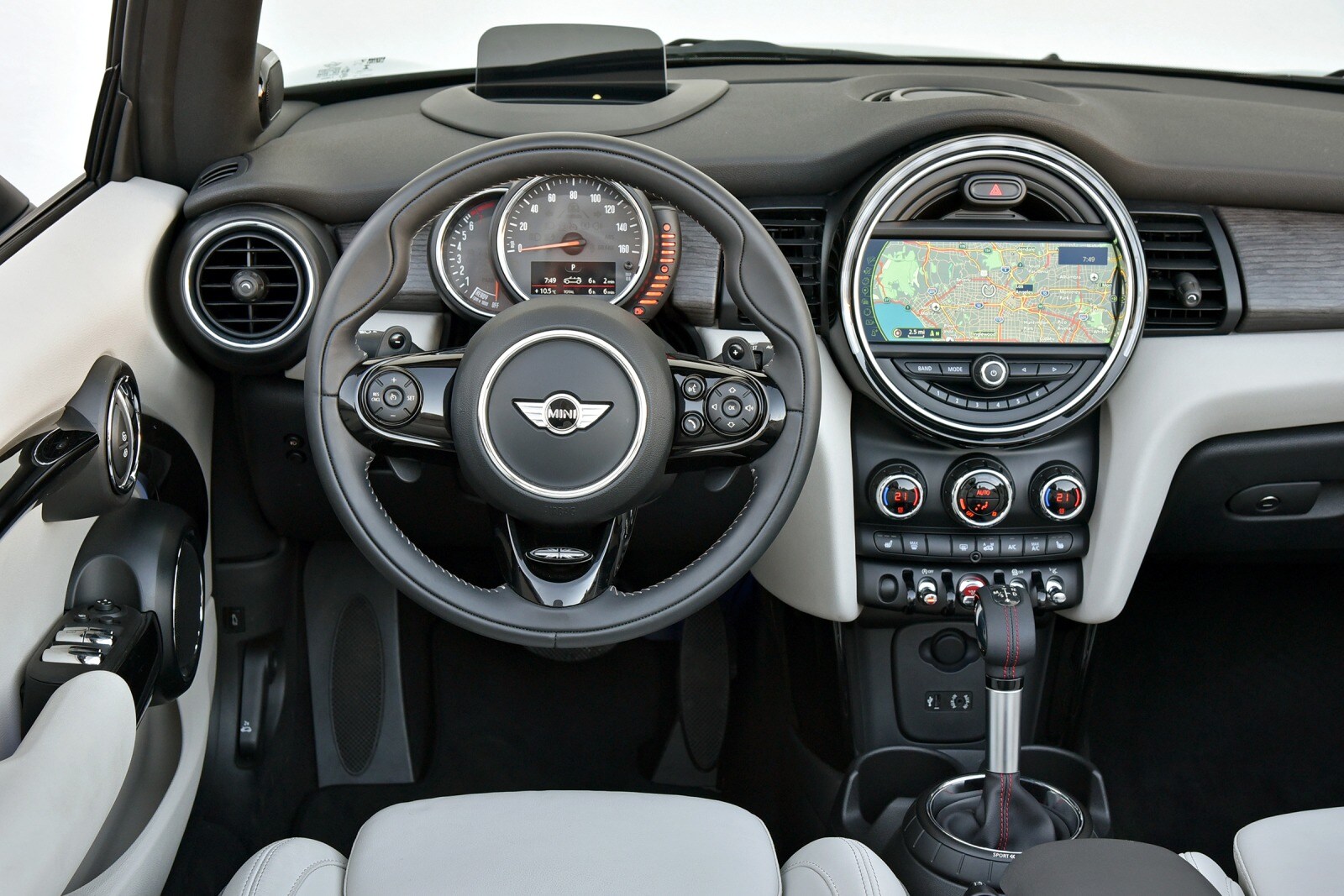 2018 Mini Convertible interior SWD