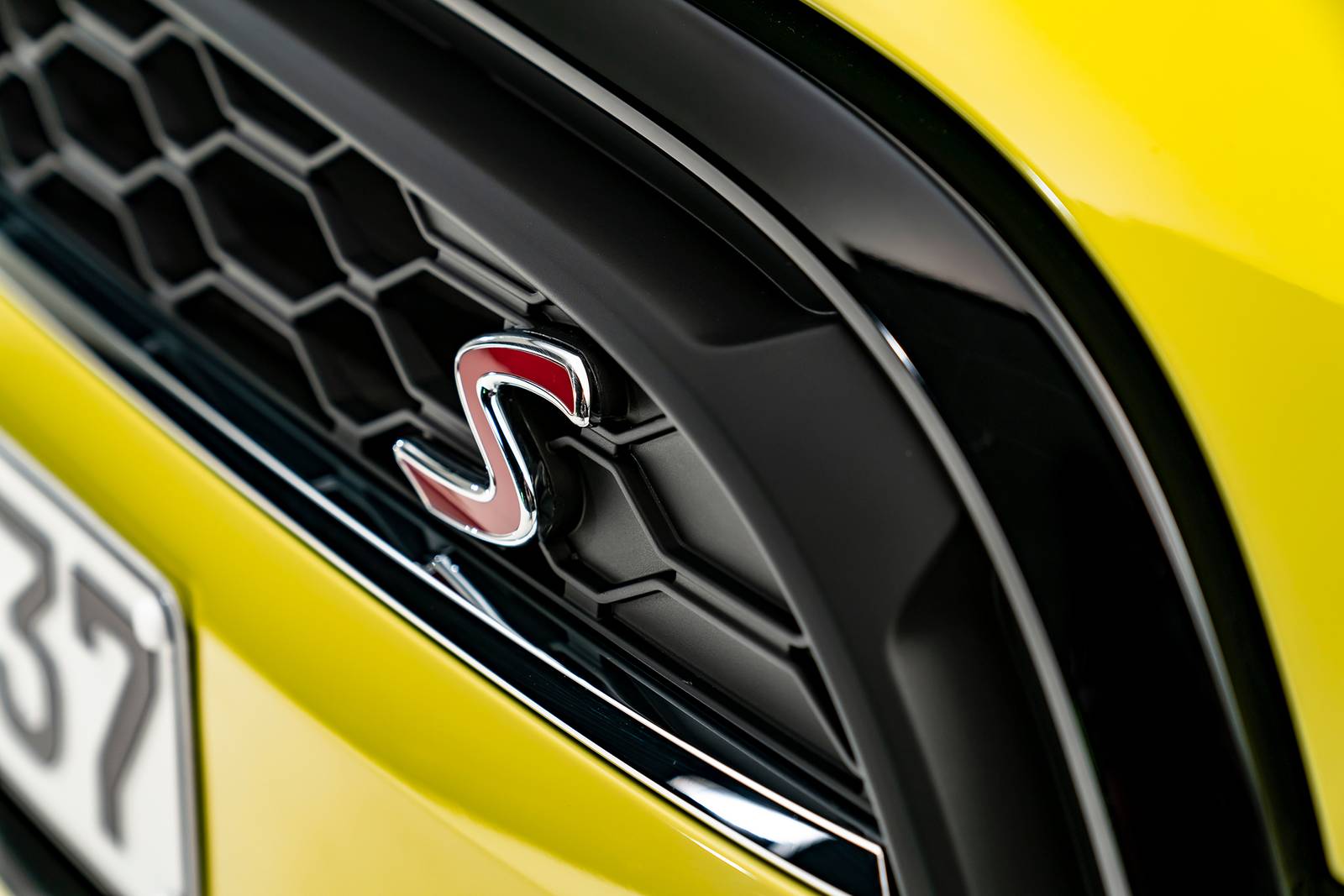 2022 MINI Convertible front safety FBDG