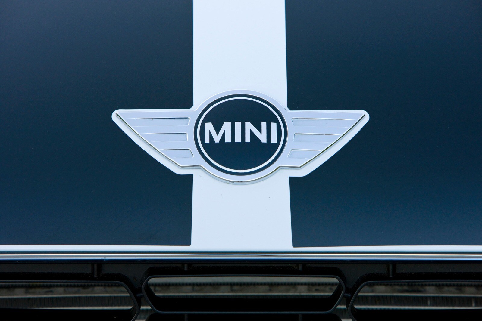 2012 Mini Cooper exterior FBDG