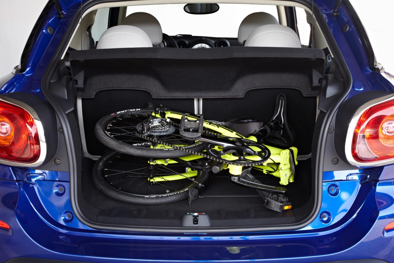 2013 MINI Cooper Roadster interior CARGO