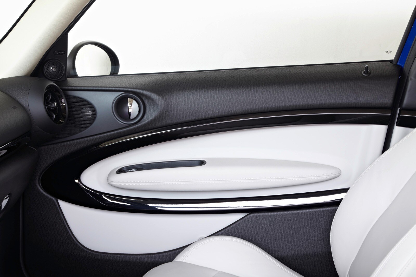 2013 MINI Cooper Paceman interior DETAIL