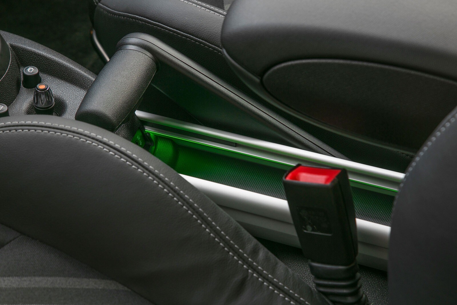 2016 Mini Cooper interior DETAIL