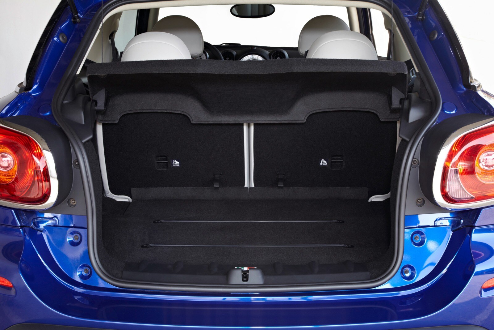 2016 Mini Cooper interior CARGO