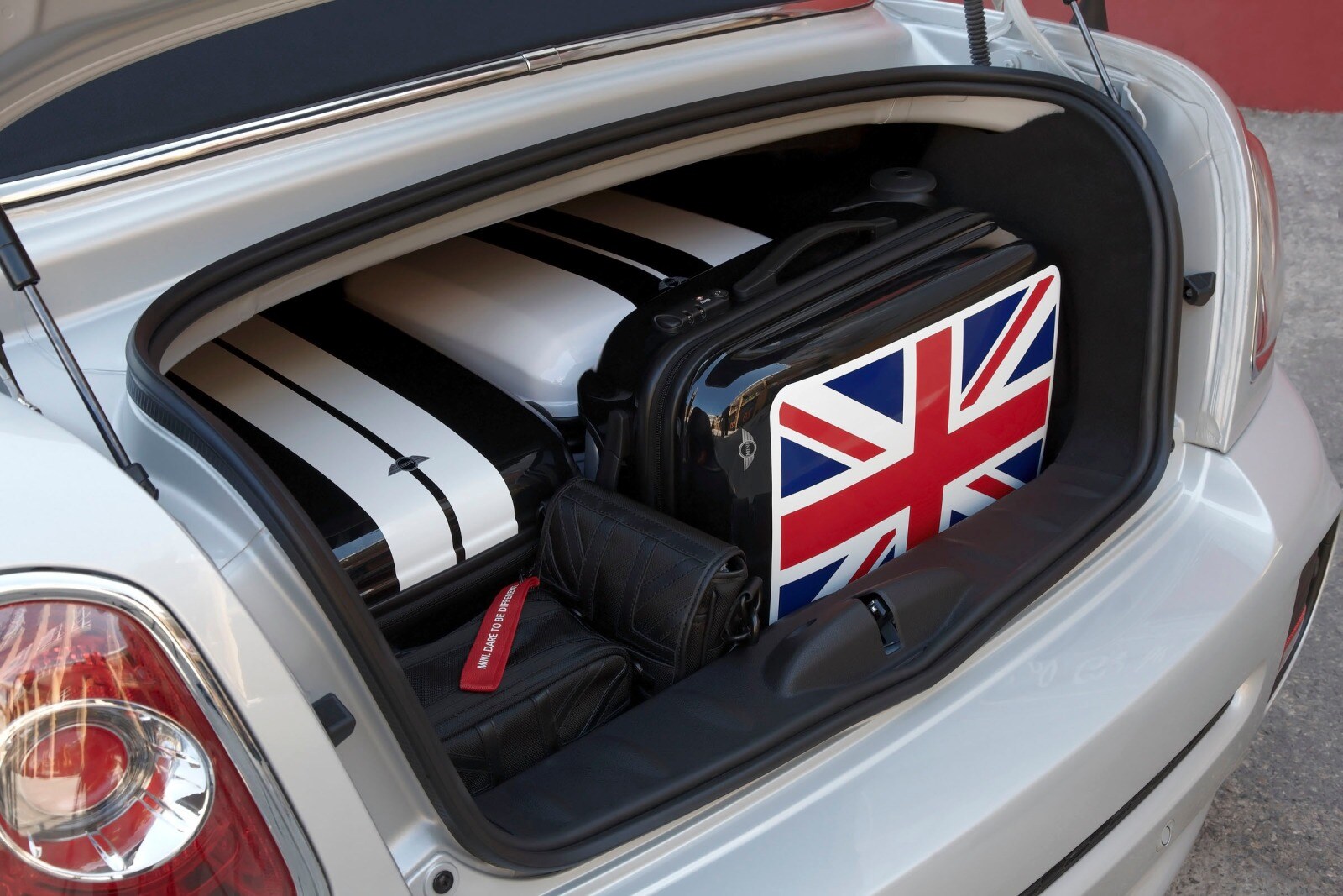 2012 MINI Cooper front safety CARGO