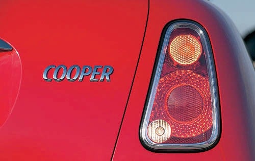 2006 MINI Cooper — OEM photo 4