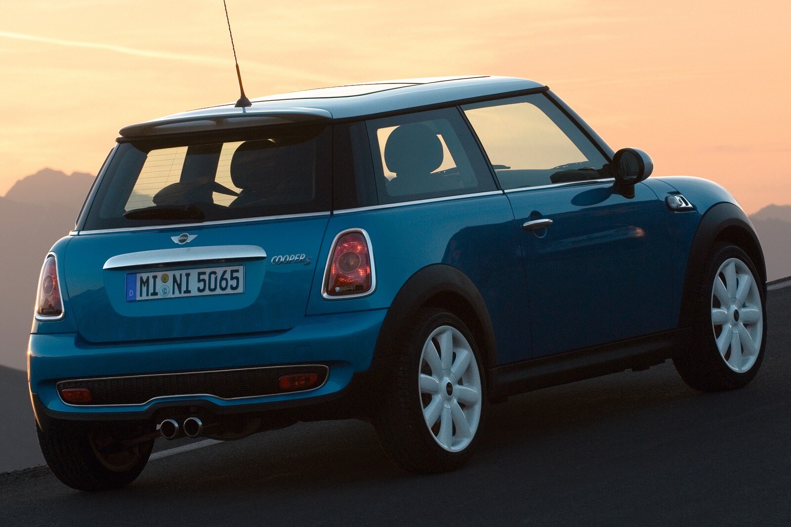 2007 MINI Cooper S 2dr Hatchback Exterior