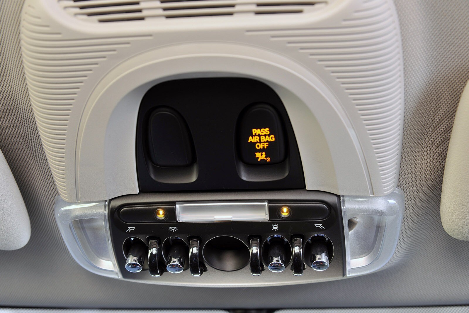 2014 Mini Cooper interior DETAIL