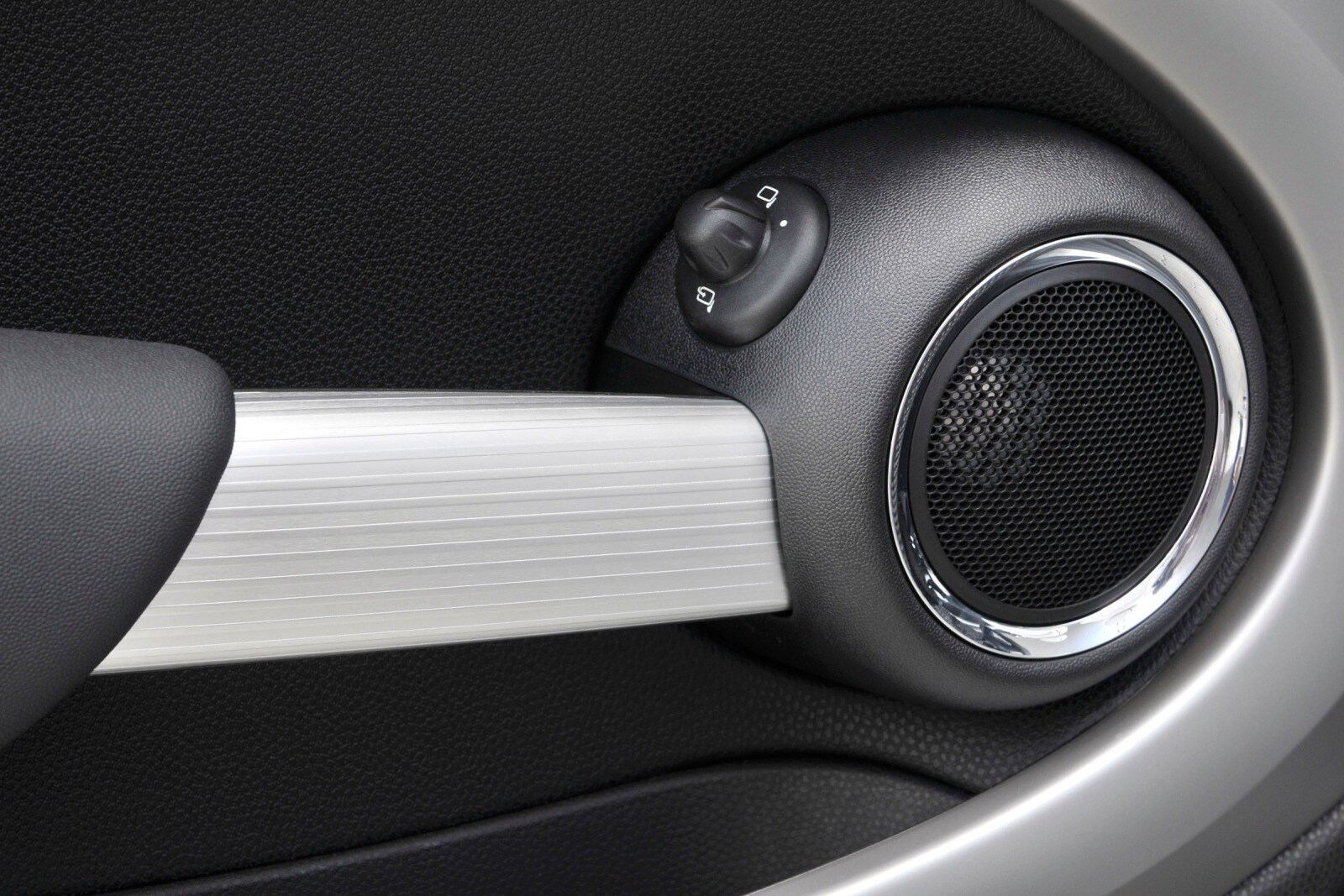 2014 Mini Cooper interior DETAIL