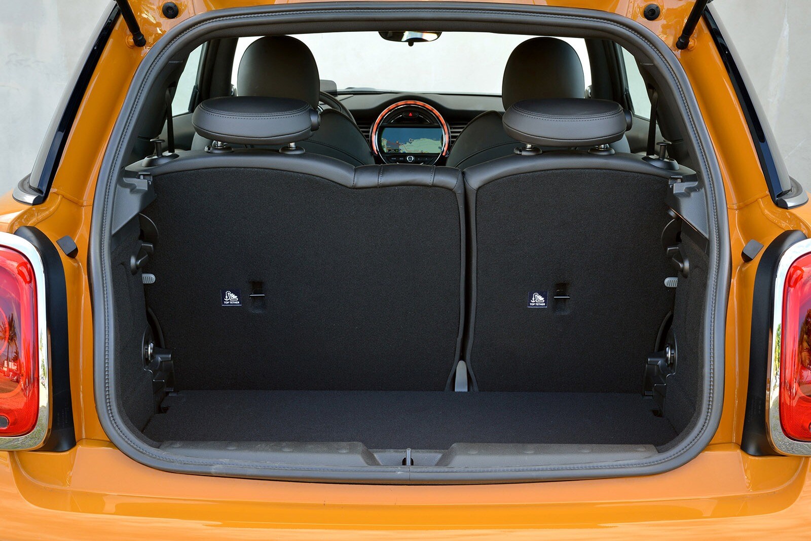 2014 MINI Cooper Clubman front safety CARGO