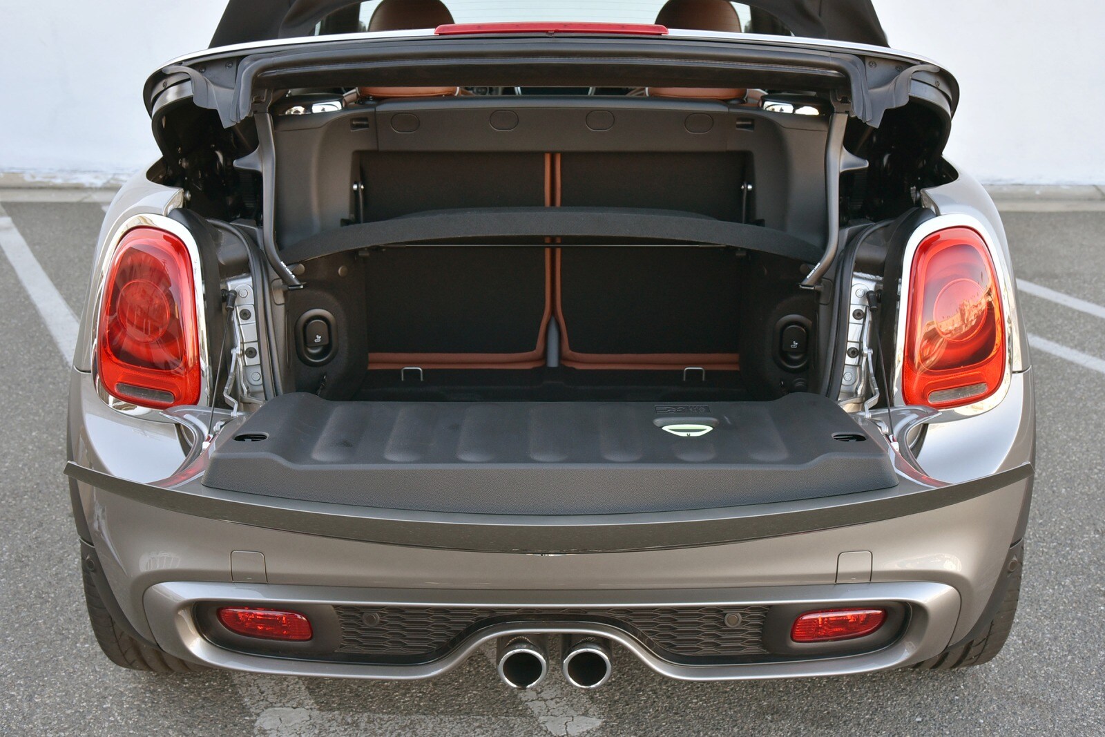 2016 MINI Cooper Clubman front safety CARGO