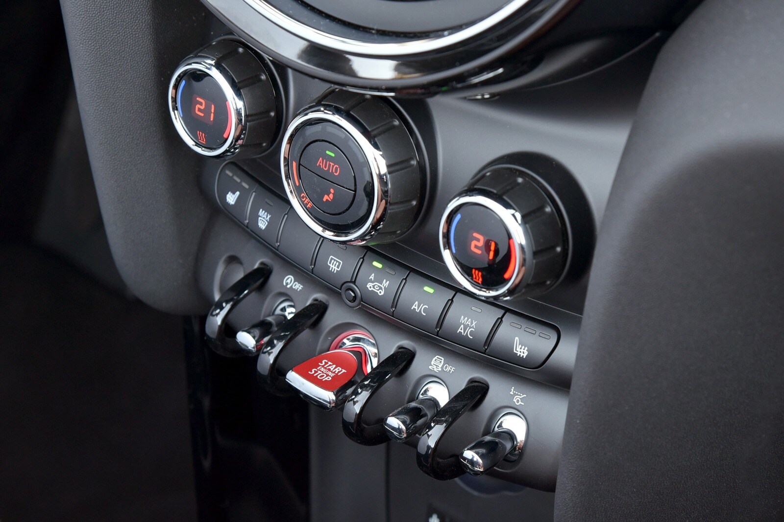 2016 Mini Cooper interior CC