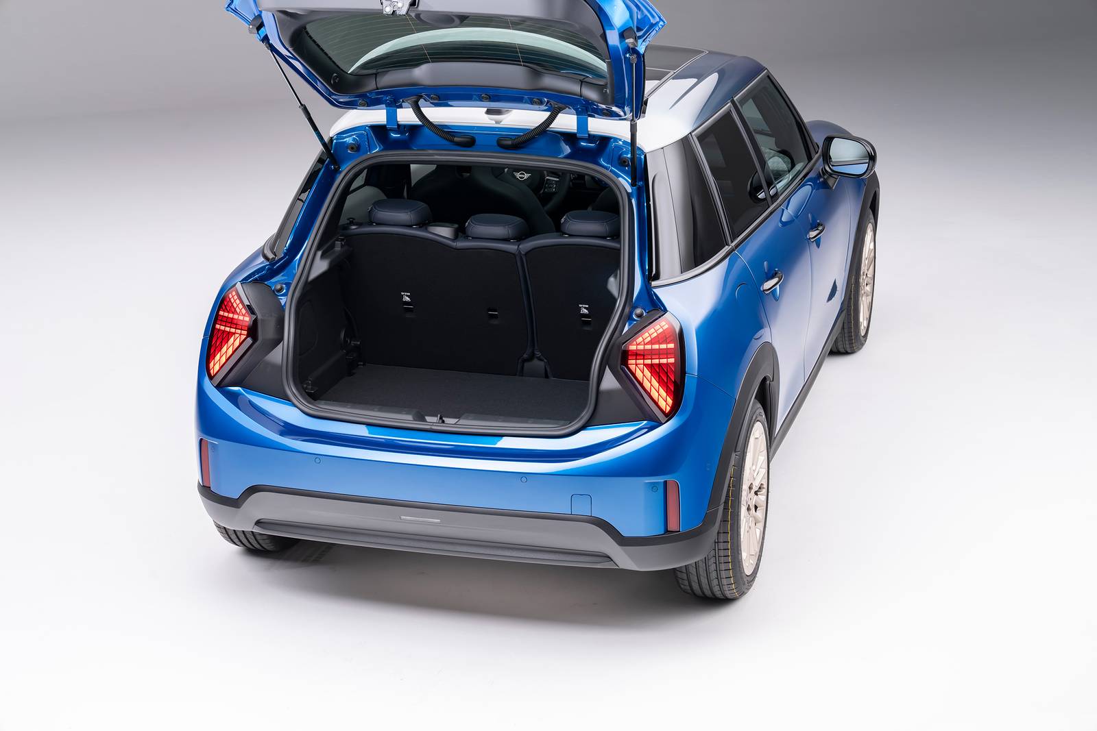 2025 MINI Cooper interior CARGO