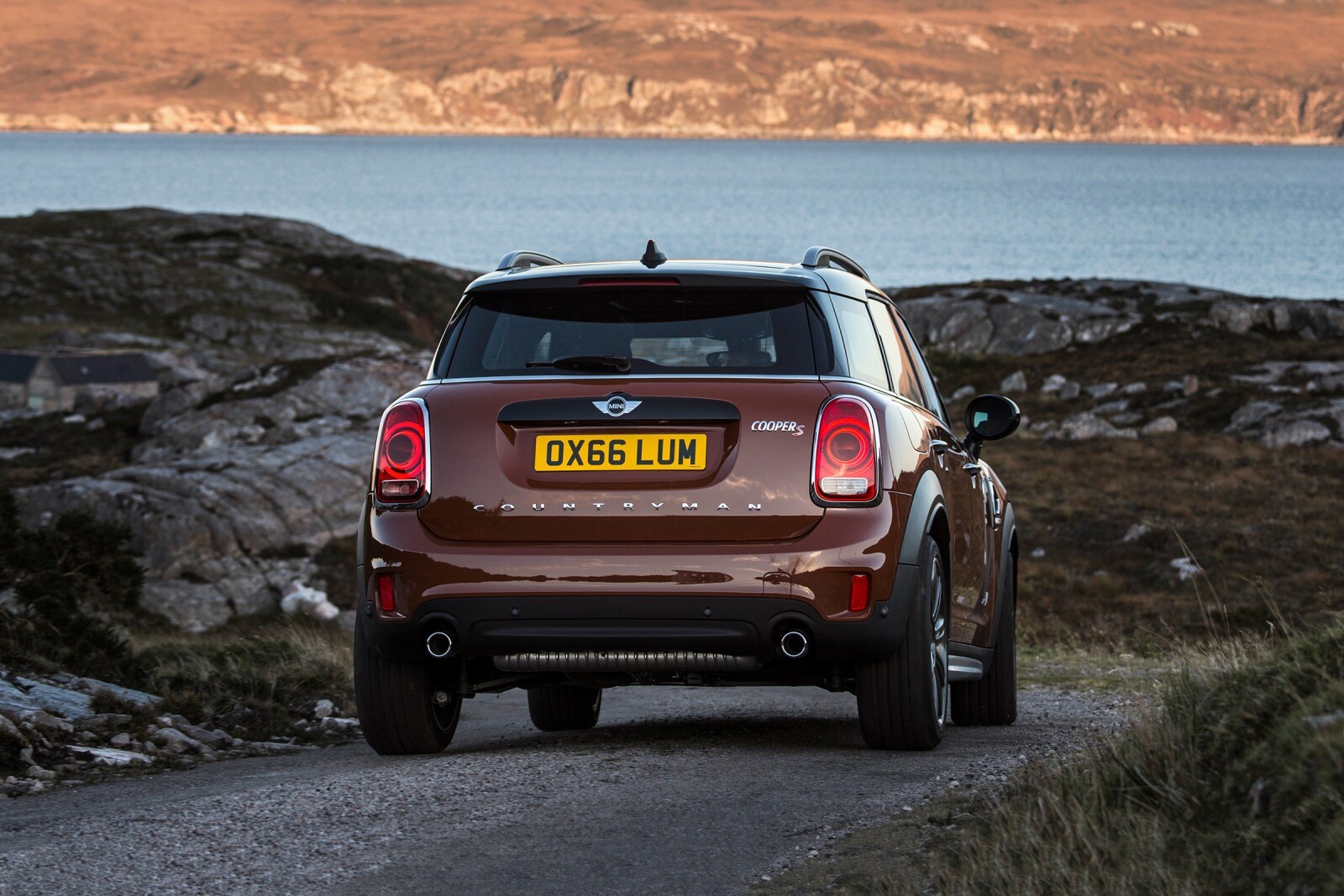 2017 MINI Countryman — OEM photo 5