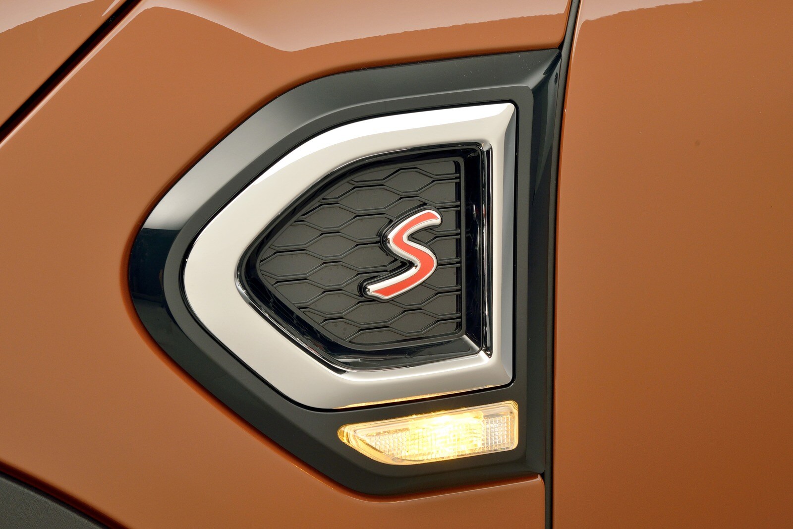 2017 MINI Countryman — OEM photo 3