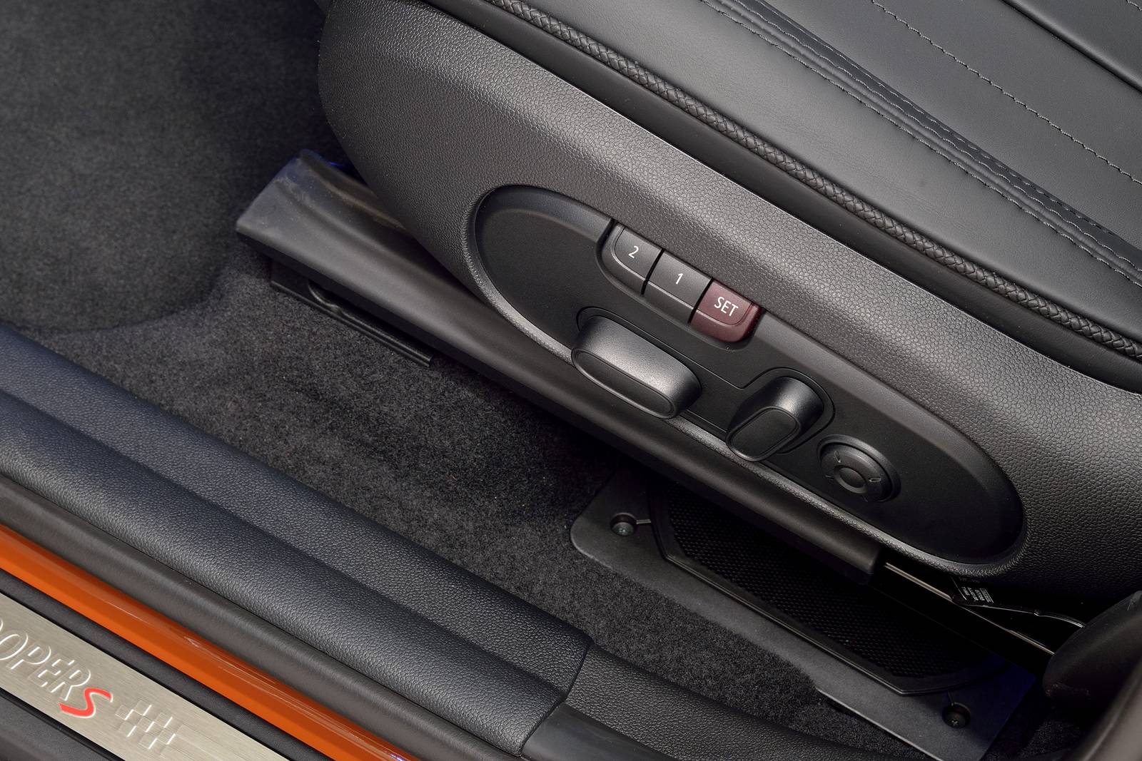 2018 Mini Countryman interior DETAIL