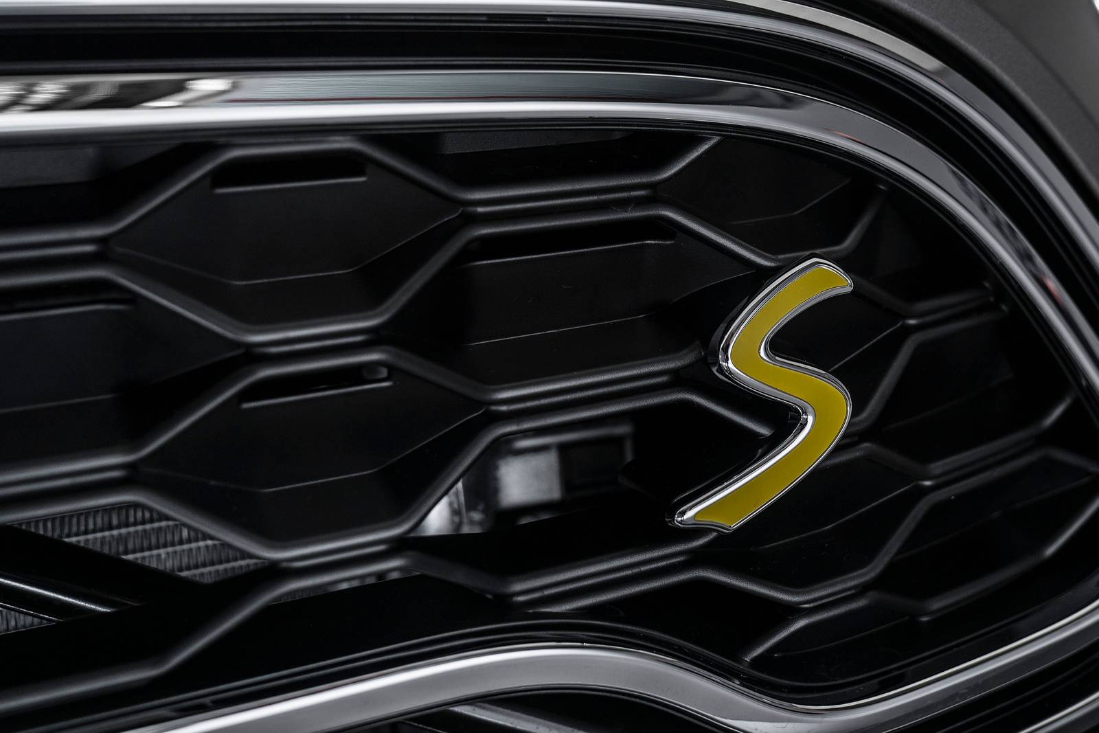 2018 Mini Countryman exterior FBDG