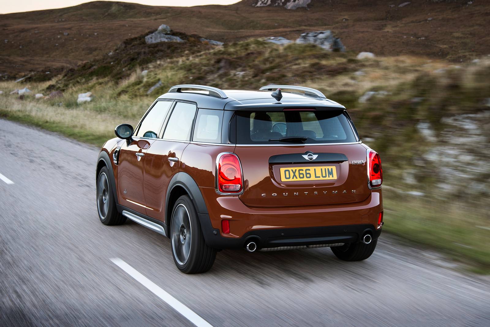 2020 MINI Countryman — OEM photo 3