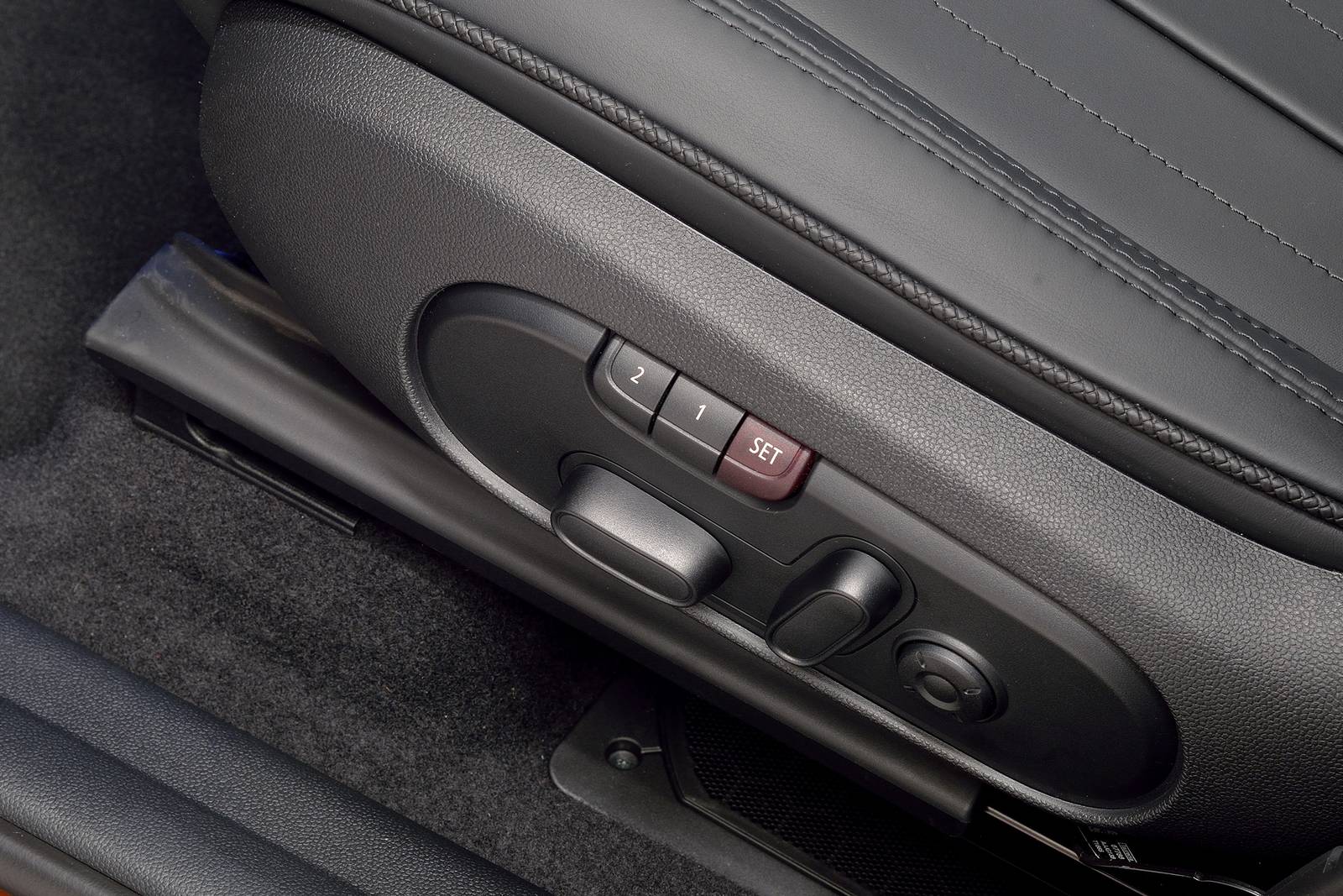 2020 MINI Countryman interior DETAIL