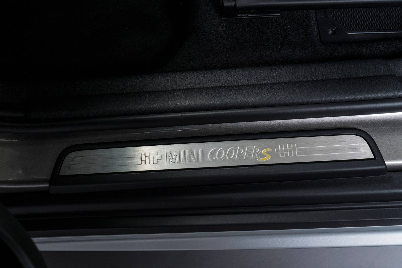 2020 MINI Countryman interior DETAIL
