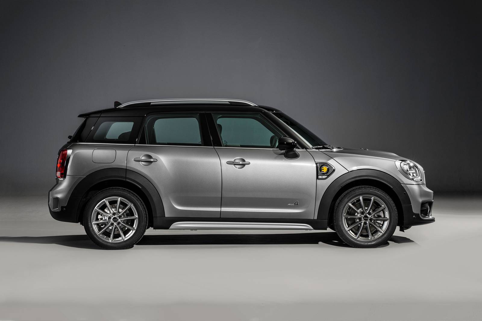 2020 MINI Countryman — OEM photo 1