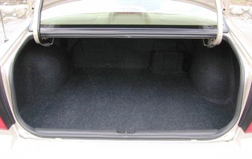 2000 Mitsubishi Diamante interior CARGO