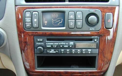 2000 Mitsubishi Diamante interior CC