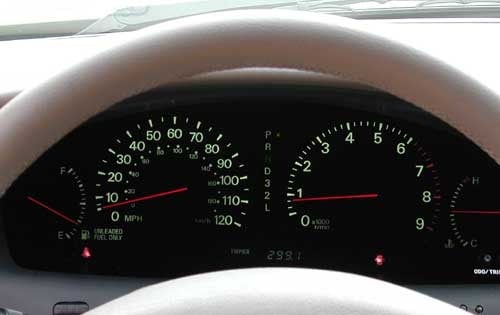 2000 Mitsubishi Diamante interior G