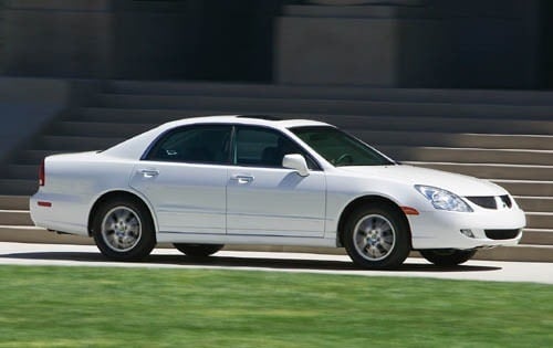 2004 Mitsubishi Diamante LS Action Shot