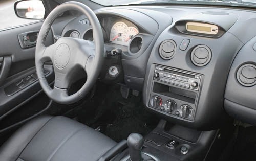 2003 Mitsubishi Eclipse Spyder interior I