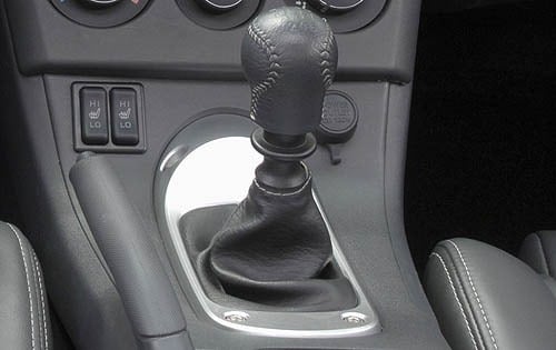 2008 Mitsubishi Eclipse front safety DETAIL