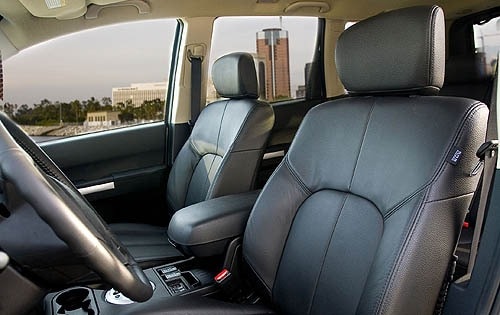 2007 Mitsubishi Endeavor interior I